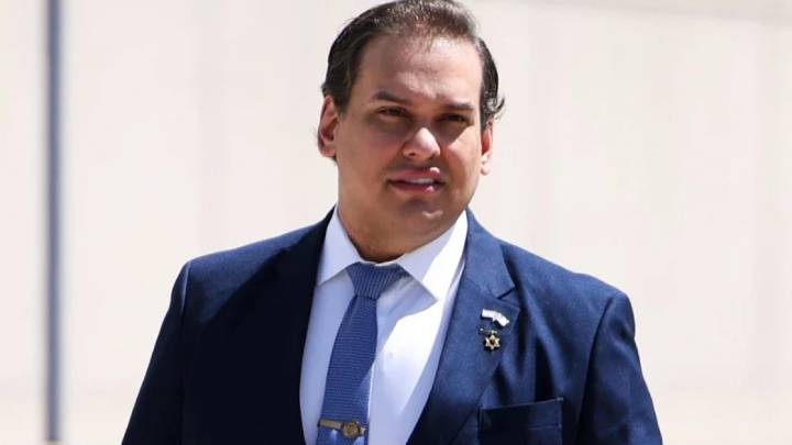 Trump conmuta la pena de prisión de George Santos de Nueva York