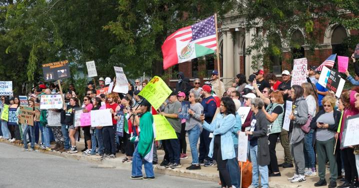 'ICE is not welcome:' Hundreds protest outside East Chicago City Hall
