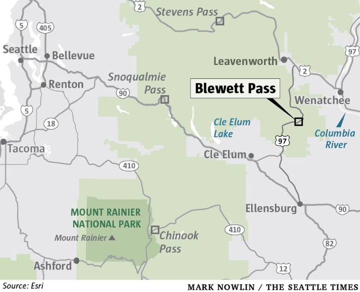 Blewett Pass closed for snowfall as semitrucks get stuck