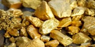 Rompe oro precio histórico tras tensión EU y China