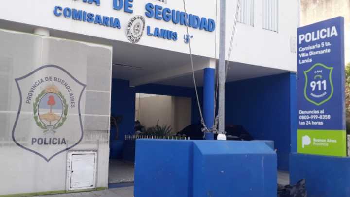 Lanús: padre e hijo mataron a puñaladas a un joven en una pelea vecinal