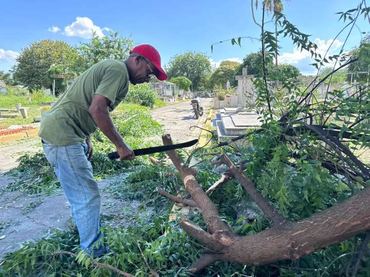 Renuevan accesos y espacios de cementerios en Maracay