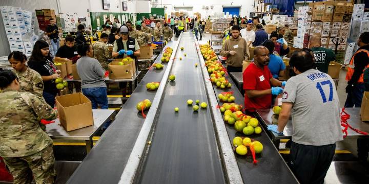 Federal government shutdown threatens SNAP food aid as several states scramble to help