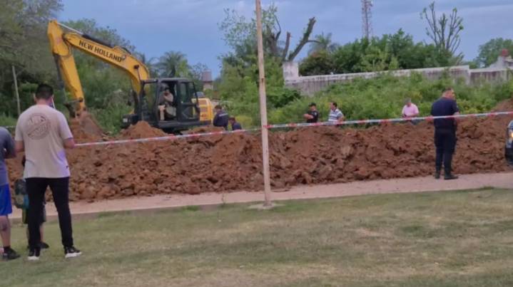 Corrientes: un obrero murió sepultado al desmoronarse una zanja durante una obra cloacal