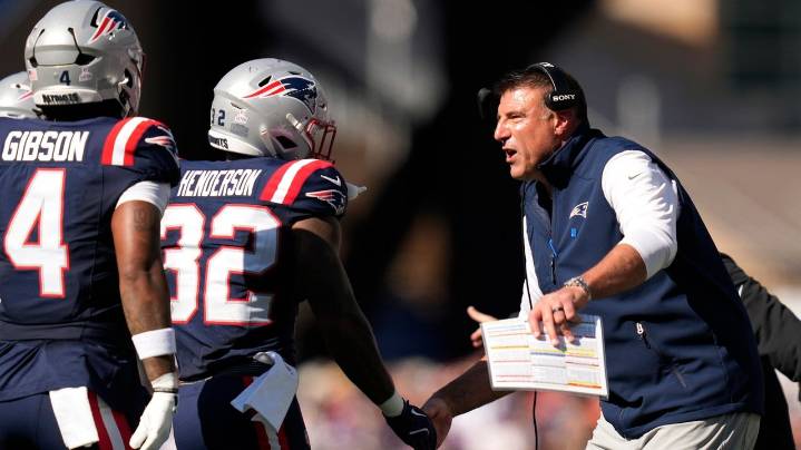 New-look Patriots under coach Mike Vrabel face big test in preparing to play AFC East