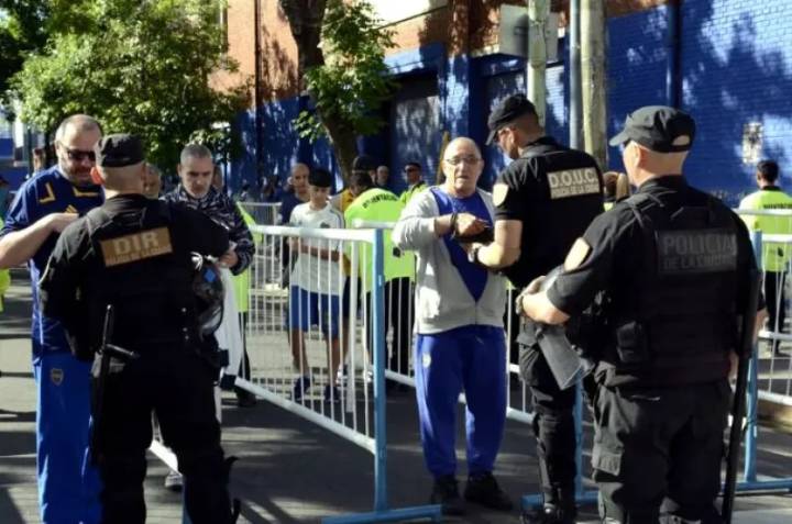 En el marco del partido entre Boca y Belgrano, demoraron a 47 "trapitos" y más de 170 actas contravencionales