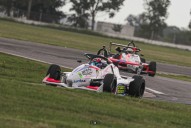 Mairú sufrió con la batería y abandonó en la primera final de la Fórmula 3 Metropolitana