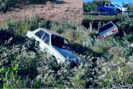 Salió del boliche, despistó, terminó en un zanjón y abandonó el auto