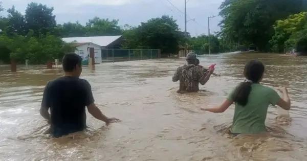 Suman 70 personas fallecidas tras lluvias en 5 estados