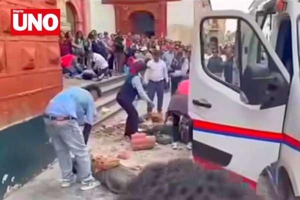Colapso de cornisa en iglesia de Ayacucho deja varios heridos
