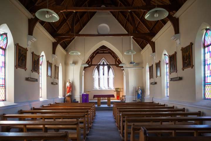 Dear Annie: My granddaughter’s new boyfriend is uncomfortable with her ex sitting with us at church