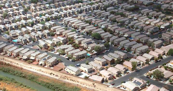 Latest Las Vegas housing numbers show prices dropping, number of homes rising