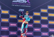 Beñat Fernández, campeón del mundo de Supersport 300 en Jerez