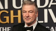 Alec Baldwin sufrió un terrible accidente y destruyó el vehículo de su esposa