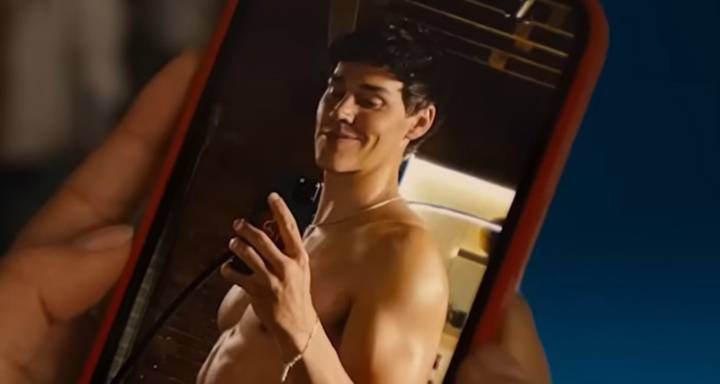 Noah Beck Shows Off Shirtless Body In ‘Sidelined 2: Intercepted’ Trailer – Watch Now! | Charlie Gillespie, Drew Ray Tanner, James Van Der Beek, Movies, Noah Beck, Roan Curtis, Sidelined, Siena Agudong