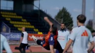 Unai Simón marca un golazo de chilena en un entrenamiento con la Selección y las redes recuerdan a Aduriz: "Aprendió de él"