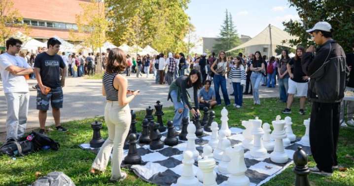 S’ha Acabat! denuncia un nuevo caso de «discriminación política» en una universidad catalana
