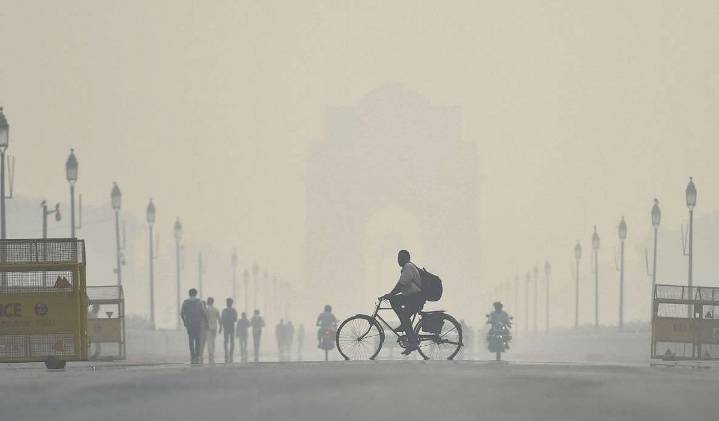 Delhi’s air turns ‘very poor’ as haze, fog envelop city; visibility drops