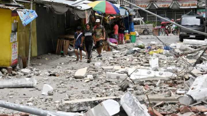 Terremoto en Filipinas deja 69 muertos y los hospitales reciben decenas de heridos