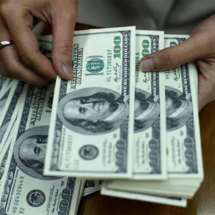 Economía solo consiguió refinanciar el 46% de los vencimientos y más de 2 billones de pesos podrían irse al dólar