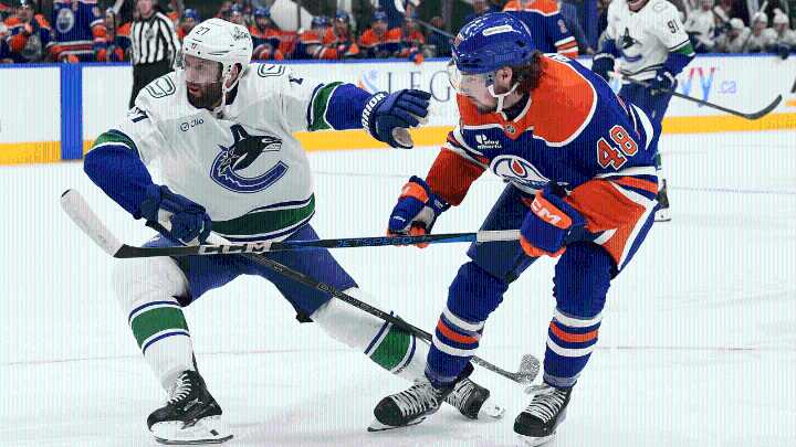 Philp scores 1st NHL goal, Oilers defeat Canucks for 1st win
