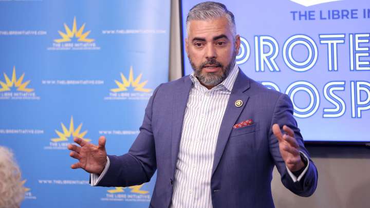 Rep. Ciscomani calls on members of Congress to forgo pay during shutdown, argues Democrats have ability to end it