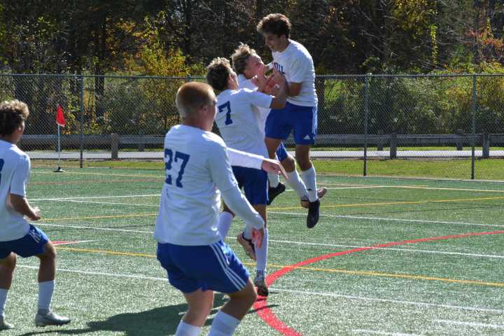Hall Boys Soccer Advances to CCC Final