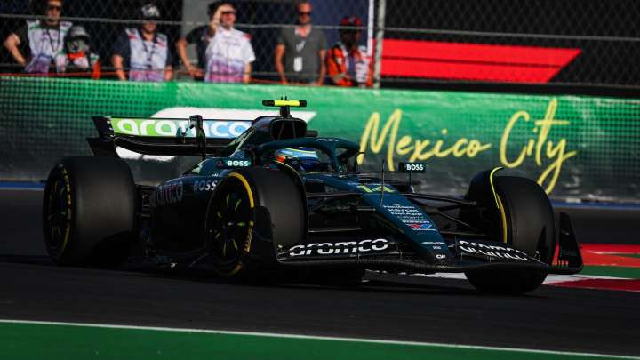 Alonso estalla en México: "La gente no hace circuito y la FIA mira hacia otro lado"