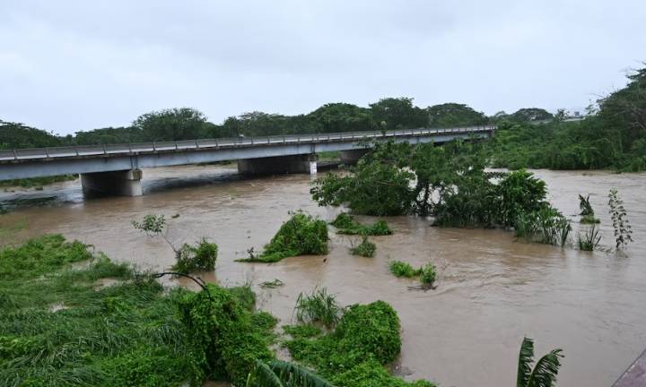 El huracán Melissa deja graves daños en el suroeste de Jamaica: escuelas, hospitales y viviendas afectadas