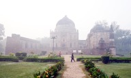 Delhi air quality 'very poor' two days after Diwali