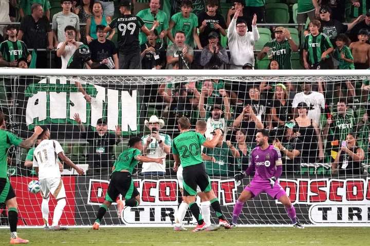 Deadspin | Owen Wolff's header bumps Austin FC over LAFC
