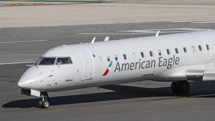 American Eagle Bombardier CRJ900 Grounded After Ground Vehicle Strikes Fuselage In Omaha