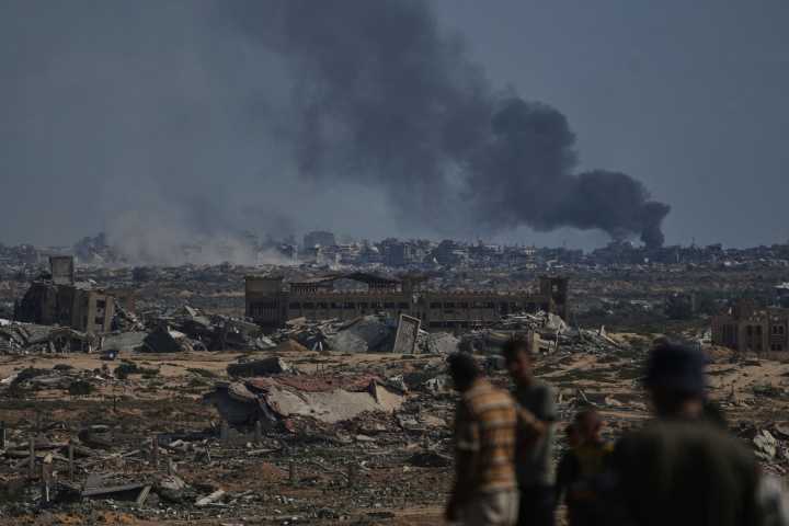 Trump sets Sunday deadline for Hamas to agree to a deal for ending the war in Gaza