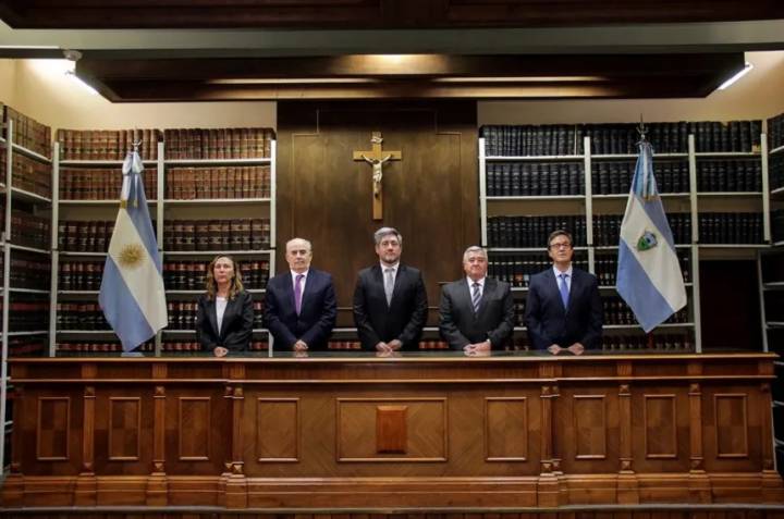 Le otorgaron al cuidado una hija al padre porque la madre obstaculizaba la vinculación