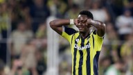 Jhon Durán sigue sin aparecer en el Fenerbahce y hay muchas dudas sobre su continuidad en Turquía: revelan conversaciones para definir su futuro