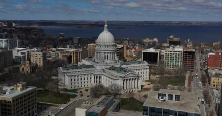 Wisconsin lawmakers push to make English state's official language