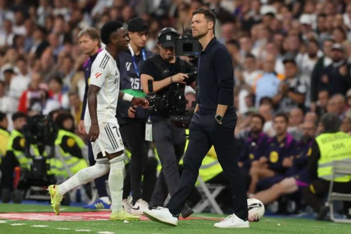 Vinícius Junior pide perdón por reaccionar en su cambio durante el clásico ante Barcelona