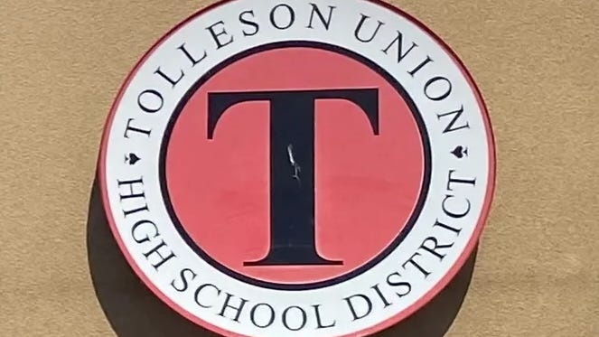 Tolleson Union superintendent threatens suit against lawmaker