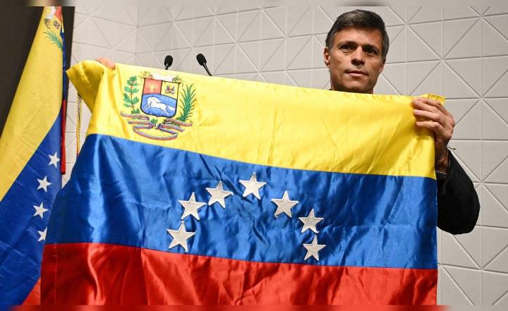 Leopoldo López tilda de 'arbitrariedad' la intención de Nicolás Maduro de retirarle la nacionalidad venezolana