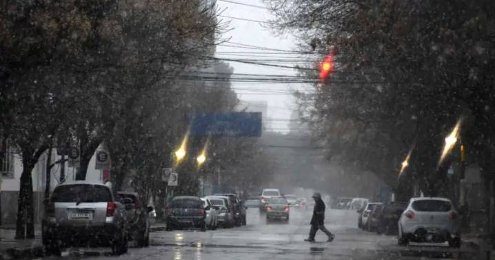 La lluvia no para en Neuquén y Río Negro tras el domingo: hay alerta para el lunes, cuáles son las zonas afectadas