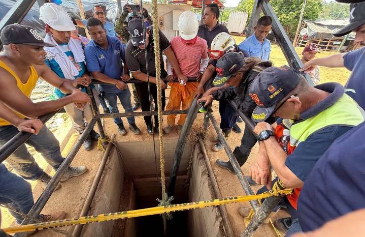Cuerpos de seguridad superan 36 horas en labores de achicamiento para recuperar cuerpos atrapados en mina de El Callao