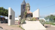 Llevan ofrendas a la Virgen de La Puntilla previo a los 50 años del huracán Olivia
