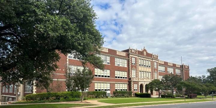 Deputies, officers on scene at fight reported at Byrd High School