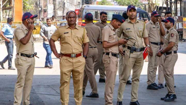 Bengaluru teen, friends strangle her mother; stage it as suicide