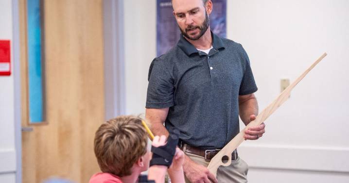 Fruita Middle School teacher earns CPW honor for hunter education class