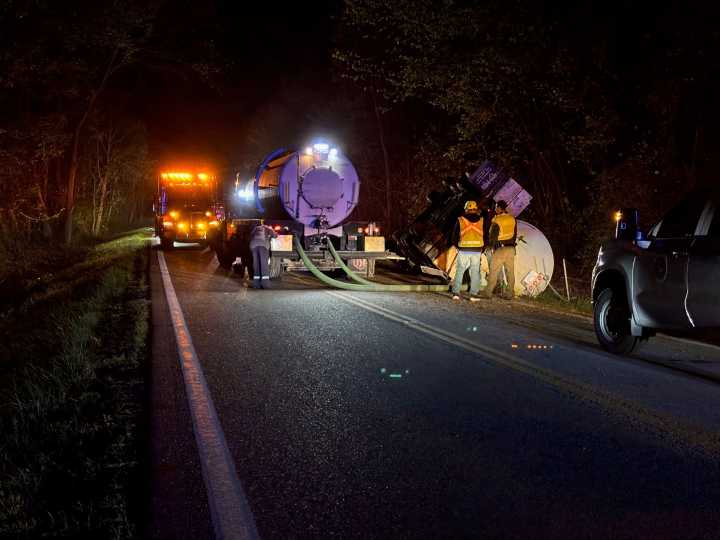 1 dead after rollover semi truck crash in Columbiana County