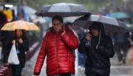 Vuelven las lluvias: Santiago espera fuerte baja de temperaturas y ¿posible tormenta?