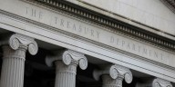 Expectativa por las reuniones de Caputo en Washington para definir un paquete de apoyo financiero