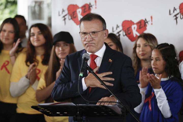 Roy Barreras anuncia su precandidatura presidencial con enfoque en unidad y seguridad