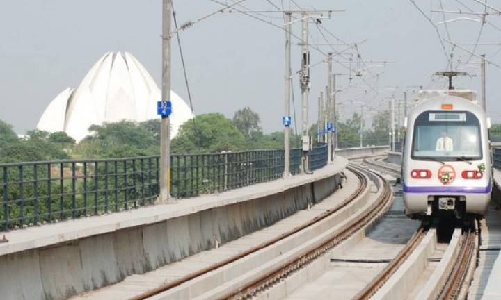 DMRC hikes contract supervisors' pay to Rs 30,000